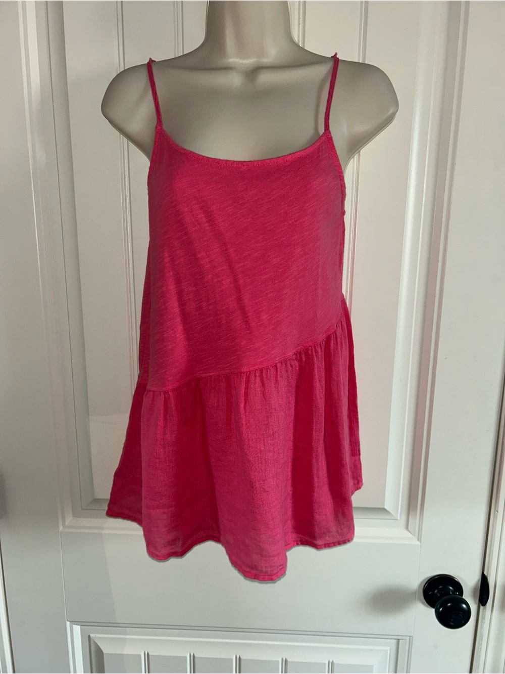 NWT Anthropologie Vibrant Pink Rose Tiered Spaghetti-Strap Cami Sz S